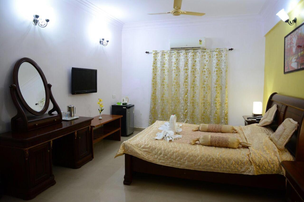 Paradise Village Beach Resort Calangute Exterior photo