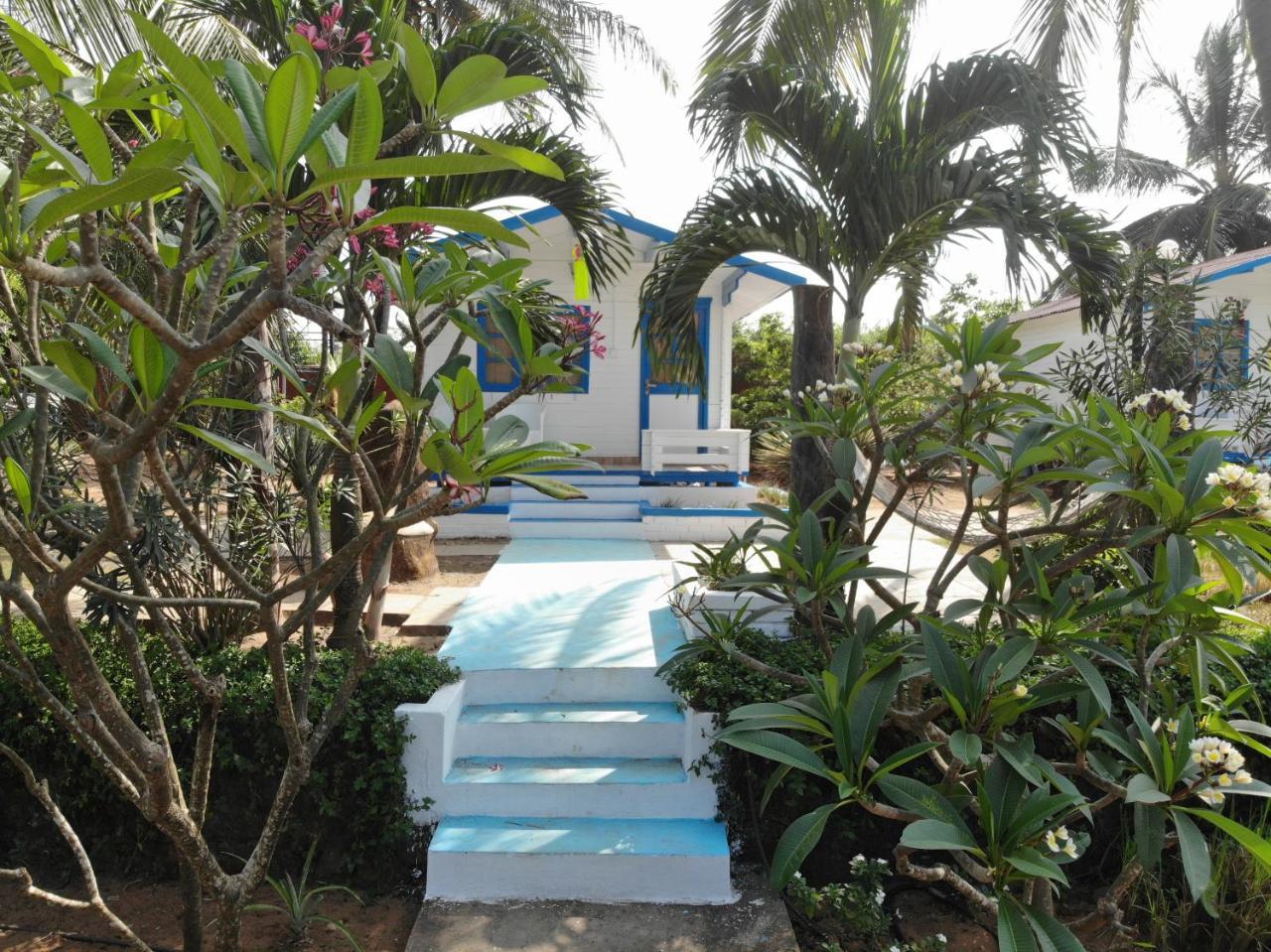 Paradise Village Beach Resort Calangute Exterior photo